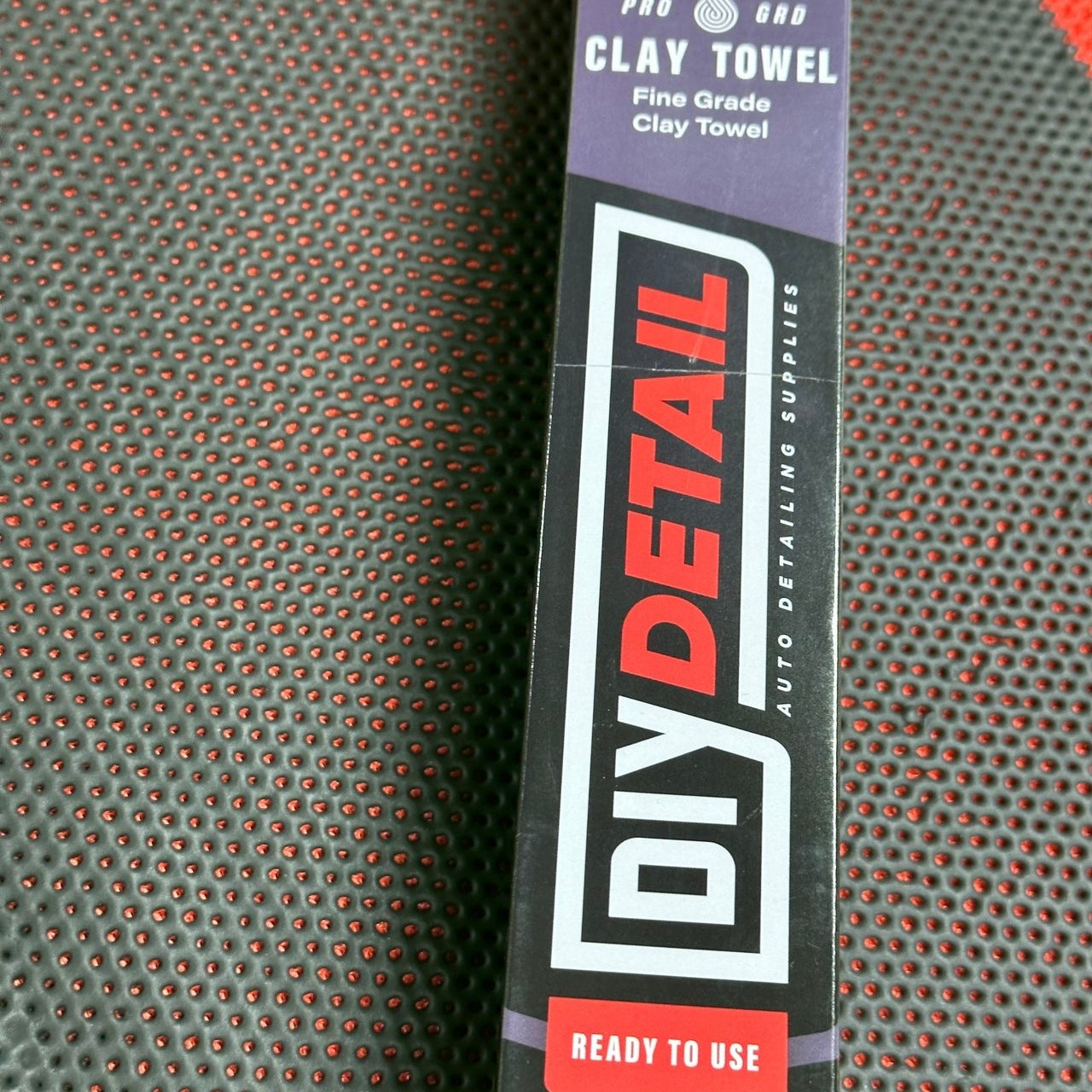 La serviette pour décontaminer votre carrosserie de la marque DIY Detail