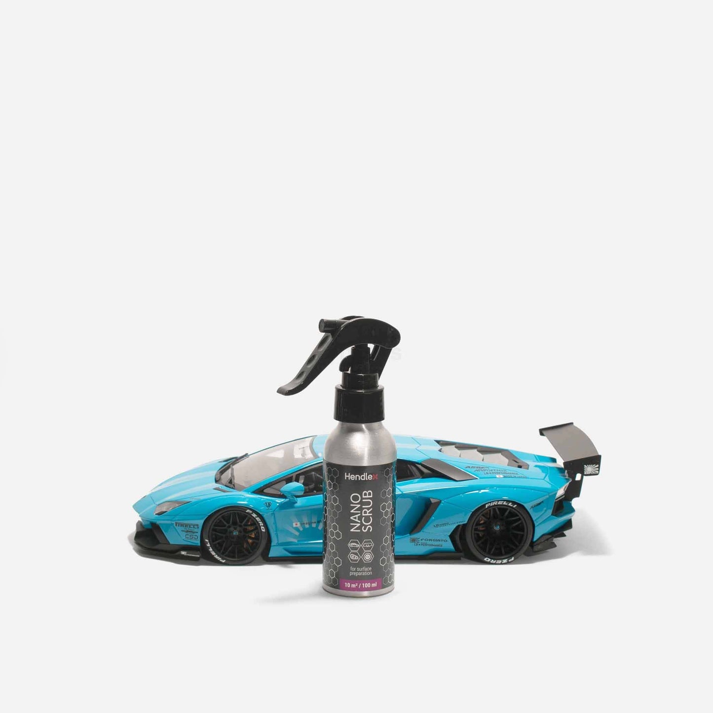 Préparez vos surfaces avec Nano Scrub Hendlex - Nettoyant puissant pour une adhérence optimale des nano-revêtements.